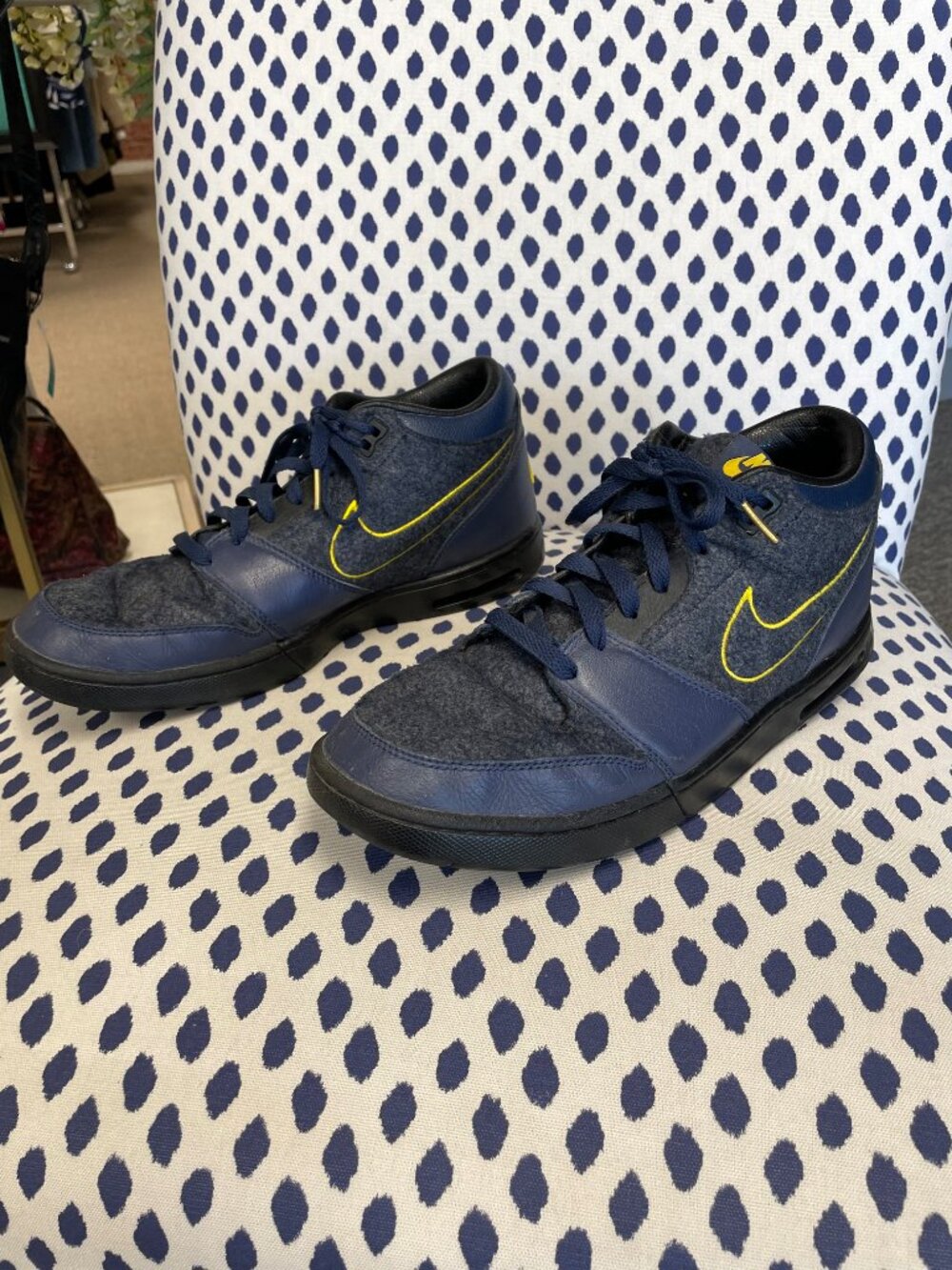 Nike 11 Navy Shoes - Picture 3 of 10
